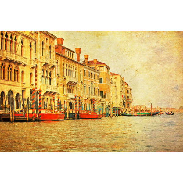 Традиційний венеціанський причал на Гранд-каналі (The Grand Canal)