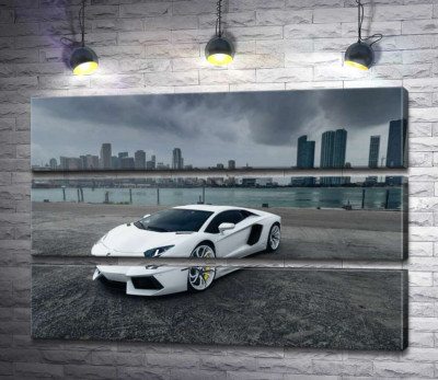 Модульная картина "Белоснежный автомобиль Ламборгини (Lamborghini) на фоне предгрозового мегаполиса"