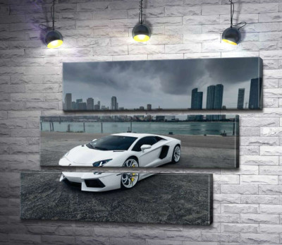 Модульная картина "Белоснежный автомобиль Ламборгини (Lamborghini) на фоне предгрозового мегаполиса"