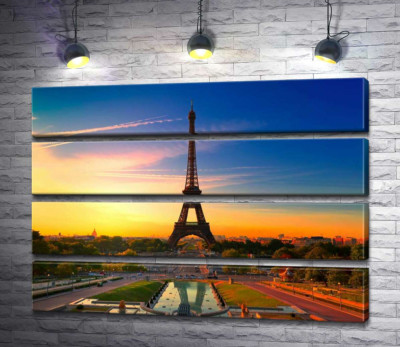 Утро поднимает лучи на Эйфелеву башню (Eiffel Tower)