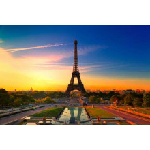 Утро поднимает лучи на Эйфелеву башню (Eiffel Tower)