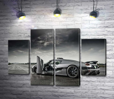 Модульная картина "Шведский гиперкар Koenigsegg Agera под переливами грозовых облаков"
