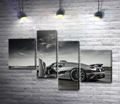 Модульна картина "Шведський гіперкар Koenigsegg Agera під переливами грозових хмар"