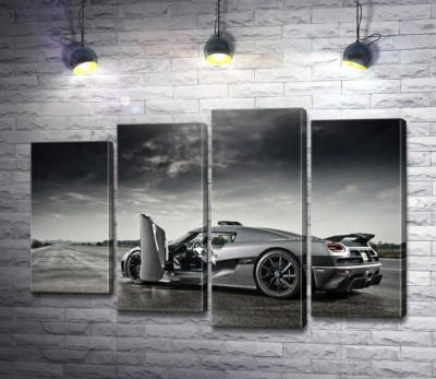 Модульна картина "Шведський гіперкар Koenigsegg Agera під переливами грозових хмар"