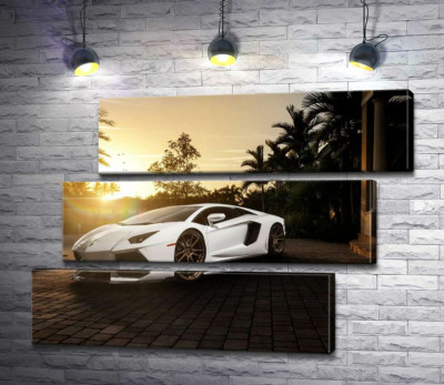 Жемчужные переливы белого автомобиля Ламборгини (Lamborghini) в лучах заходящего солнца
