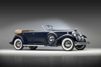 Люксовый американский синий автомобиль Packard Twin Six 1932