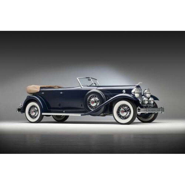 Люксовий американський синій автомобіль Packard Twin Six 1932