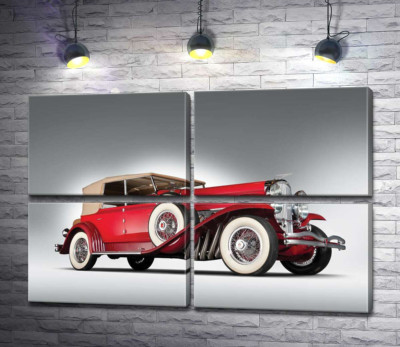 Старовинний автомобіль 1920 року американської компанії Duesenberg