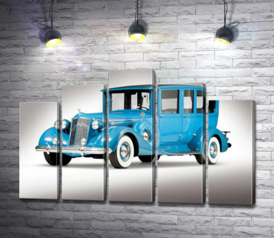 Блакитний лімузин 1937 року американської компанії Packard