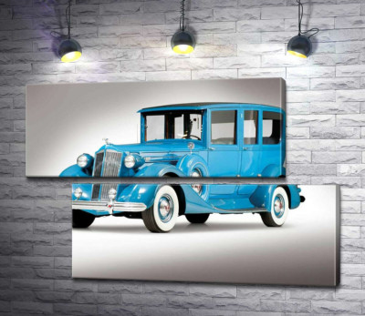 Голубой лимузин 1937 американской компании Packard