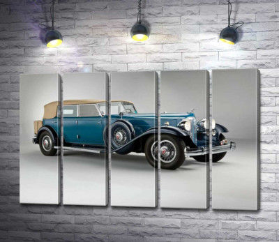Модульная картина "Синий автомобиль с откидным верхом 1932 года Packard Twin Six"