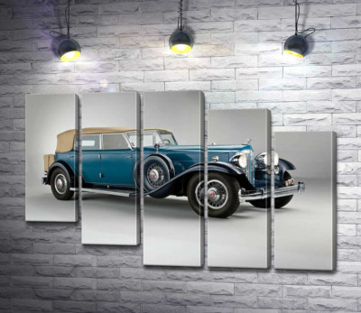 Модульная картина "Синий автомобиль с откидным верхом 1932 года Packard Twin Six"
