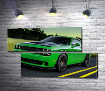 Модульна картина "Соковито-зелений автомобіль Dodge Challenger Hellcat несеться по дорозі"