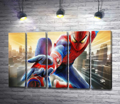 Модульная картина "Человек-паук (Spider-Man) в полете выпускает свое оружие"