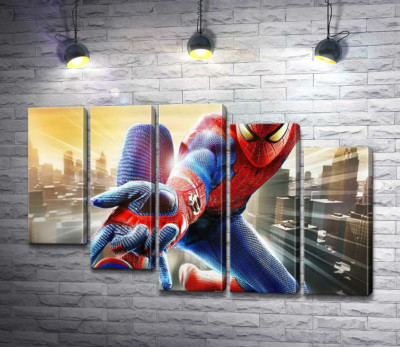 Человек-паук (Spider-Man) в полете выпускает свое оружие