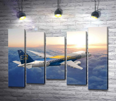 Полет бразильского самолета Embraer E-Jet E2 над бескрайним облачным пространством