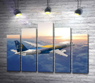 Модульная картина "Полет бразильского самолета Embraer E-Jet E2 над бескрайним облачным пространством"