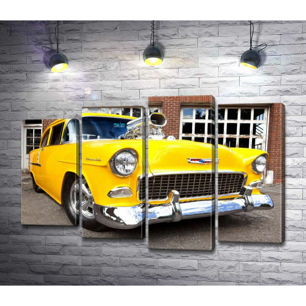 Поєднання ідеально-срібного та лимонно-жовтого на бампері автомобіля Chevrolet Bel Air