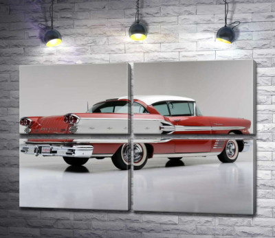 Вишнево-белый автомобиль Pontiac Bonneville 1958 года