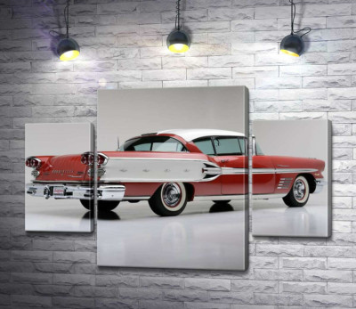 Модульна картина "Вишнево-білий автомобіль Pontiac Bonneville 1958 року"