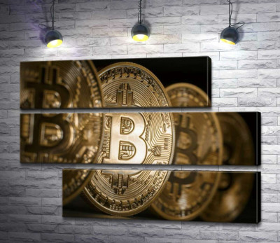 Переливы золотого на монетах биткоинов