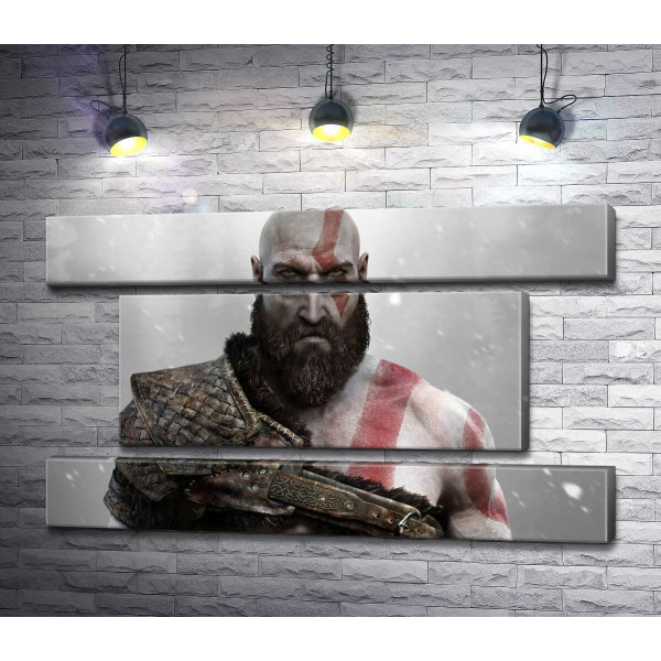 Угрожающая сила спартанца Кратоса (Kratos) – героя видеоигры "Бог войны" (God of War)