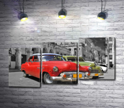 Модульная картина "Красная модель автомобиля Chevrolet 1952 года на старинной улице Кубы"