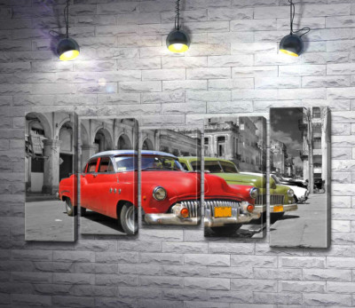 Модульная картина "Красная модель автомобиля Chevrolet 1952 года на старинной улице Кубы"