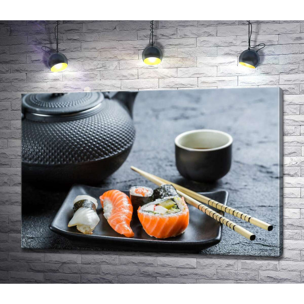 Традиции японской кухни: чай рядом с суши и роллами