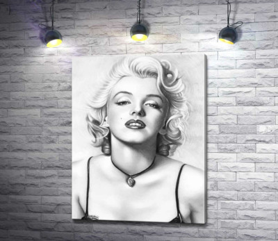 Выдающаяся актриса Мэрилин Монро (Marilyn Monroe) с хрупким кулоном на шее
