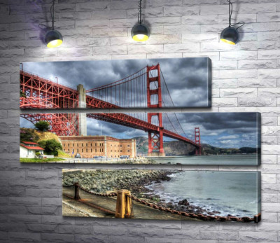 Модульная картина "Багровый мост "Золотые ворота" (Golden Gate Bridge) упирается в грозовые тучи"