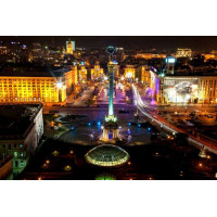 Теплые краски ночи на Майдане Независимости