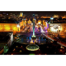 Теплые краски ночи на Майдане Независимости