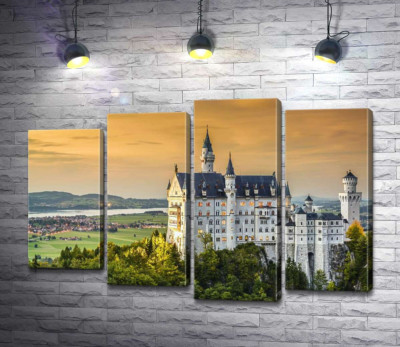 Казковий краєвид на "Замок лебедя" (Neuschwanstein)