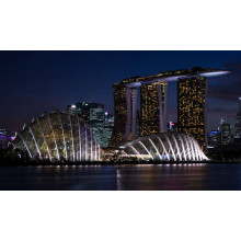 Химерні форми будинків на набережній Сінгапуру