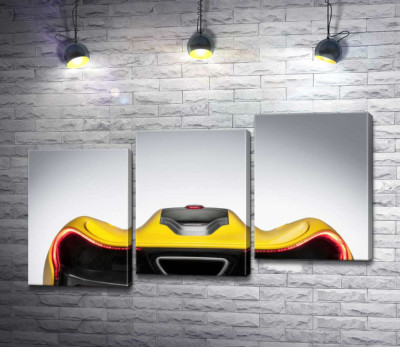 Модульна картина "Плавні вигини бампера суперкара McLaren P1"