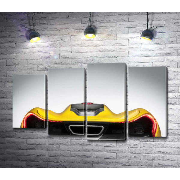 Плавные изгибы бампера суперкара McLaren P1