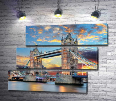 Готичні башти Тауерського мосту (Tower Bridge)