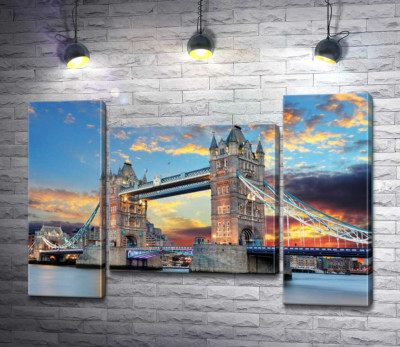Готические башни Тауэрского моста (Tower Bridge)