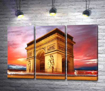 Велич Тріумфальної арки (Arc de Triomphe de l'Étoile) у Парижі