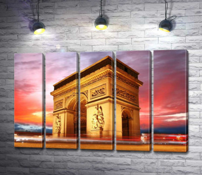 Велич Тріумфальної арки (Arc de Triomphe de l'Étoile) у Парижі