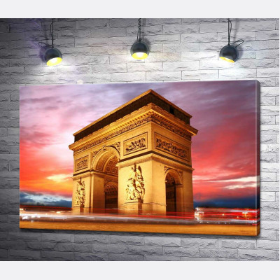 Велич Тріумфальної арки (Arc de Triomphe de l'Étoile) у Парижі
