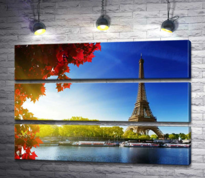 Эйфелева башня (Eiffel tower) возвышается за Сеной