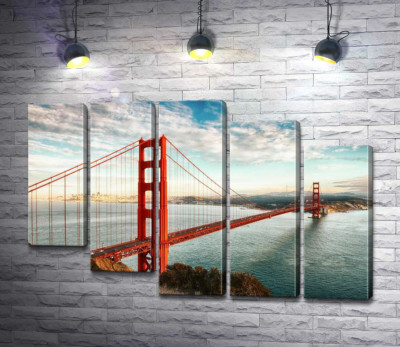 Путь к океану: вид с берега на мост "Золотые ворота" (Golden Gate Bridge)