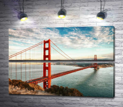 Путь к океану: вид с берега на мост "Золотые ворота" (Golden Gate Bridge)