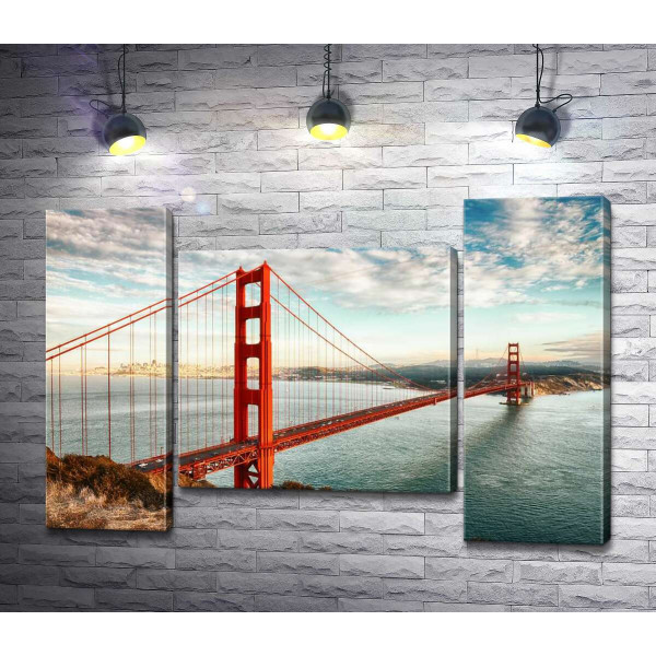 Путь к океану: вид с берега на мост "Золотые ворота" (Golden Gate Bridge)