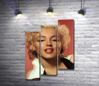 Мэрилин Монро (Marilyn Monroe) позирует для первого номера журнала Playboy