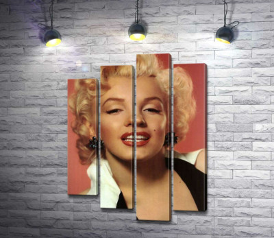 Мэрилин Монро (Marilyn Monroe) позирует для первого номера журнала Playboy