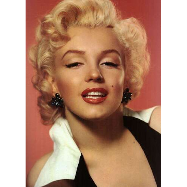 Мерiлін Монро (Marilyn Monroe) позує для першого номеру журналу Playboy 