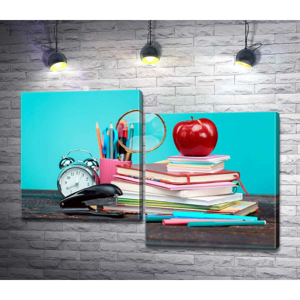 Натюрморт школьника: тетради, фломастеры, часы, степлер и яблоко